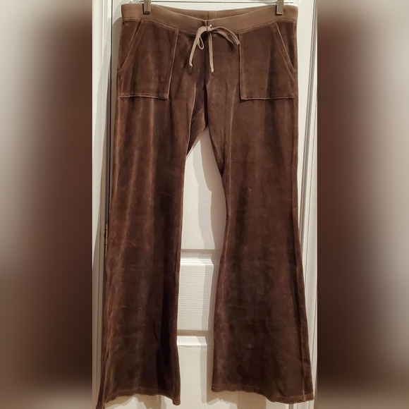 Juicy Couture Brown Velour Snap Back Pockets Brown Velour Pants! (L) - Picture 2 of 5